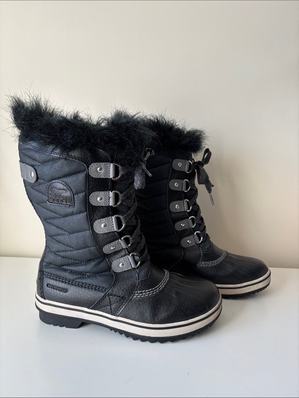 Sorel Tofino II Black Waterproof Faux Fur Winter Boots Youth 5 EU 37 EUC